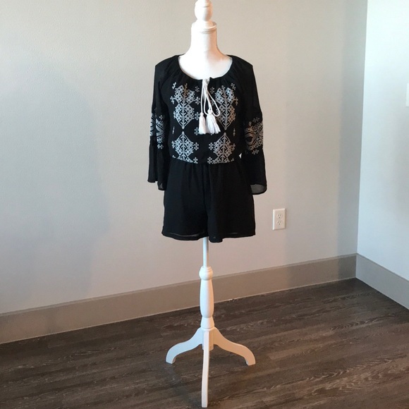 Cute Romper with Bell Sleeves - Picture 1 of 3